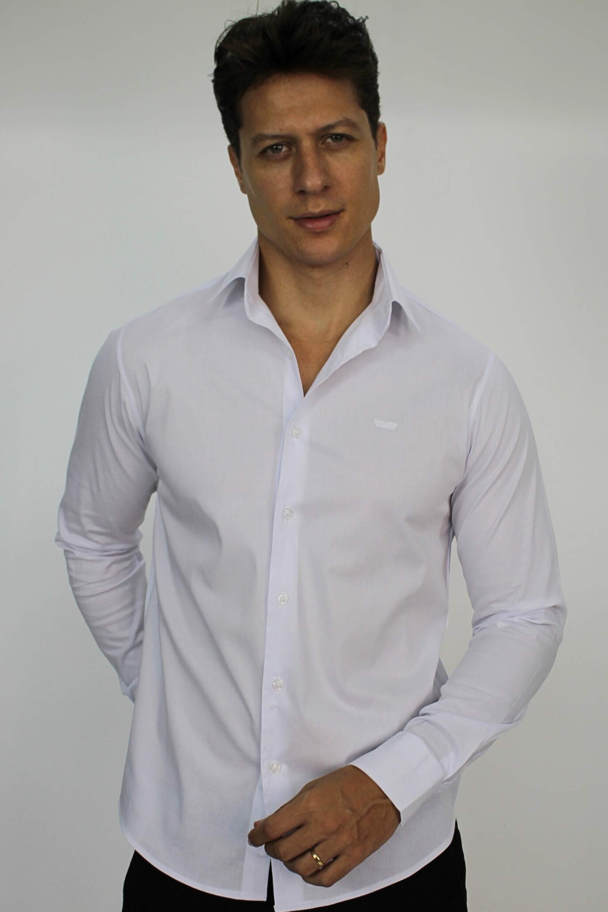 Camisa Tricoline Branca Gagnoa: Elegância e Caimento Perfeito para